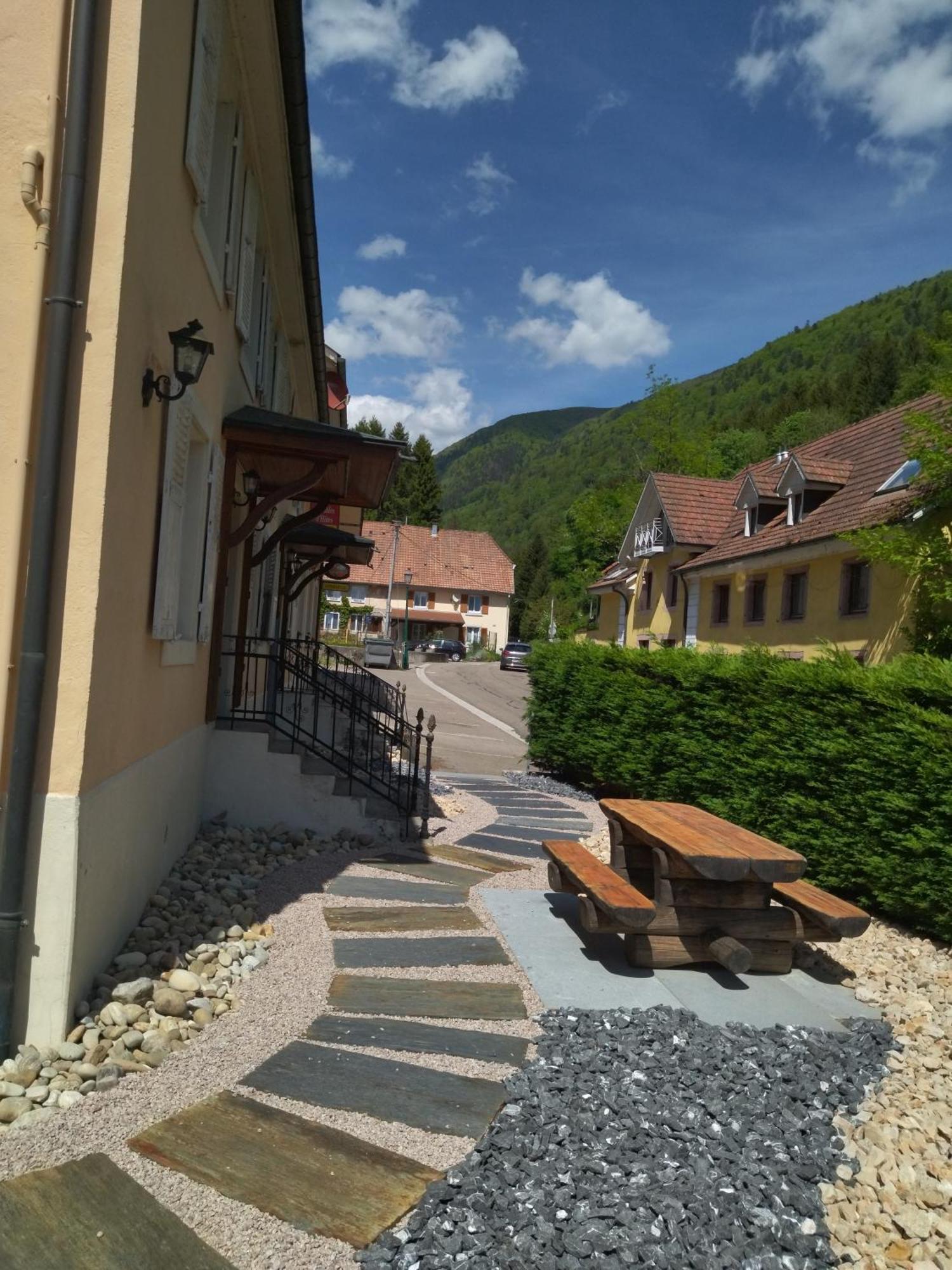 Le Soleil Panzió Wildenstein Kültér fotó